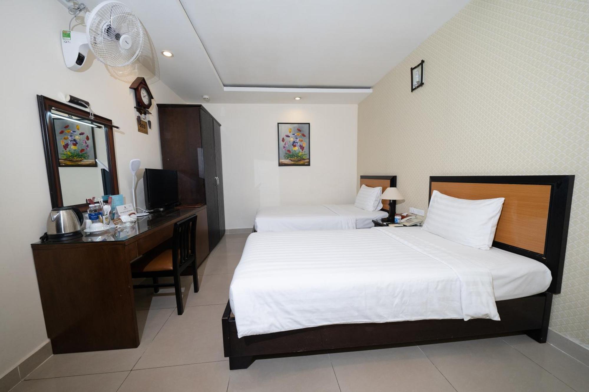 ฮวงงัน โฮเทล แอนด์ สวีท - ใจกลางเมือง Hotel โฮจิมินห์ซิตี้ ภายนอก รูปภาพ