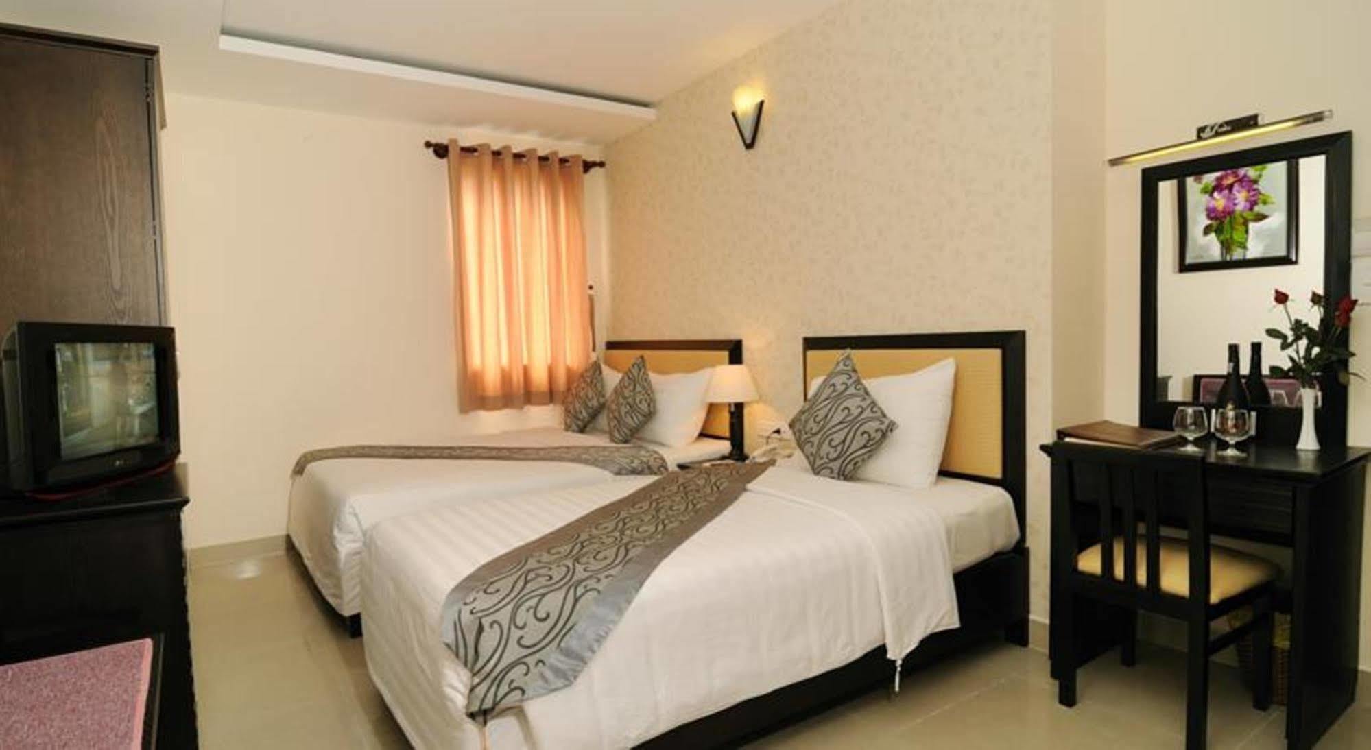 ฮวงงัน โฮเทล แอนด์ สวีท - ใจกลางเมือง Hotel โฮจิมินห์ซิตี้ ภายนอก รูปภาพ